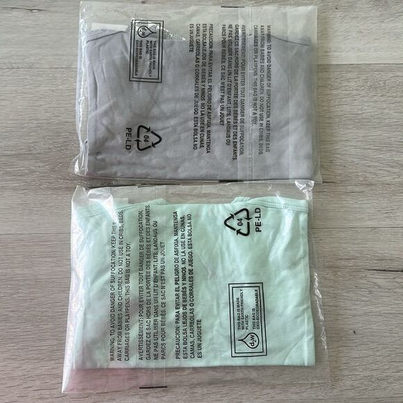 kate Quinn SS Lap Neck Bodysuit (set 2) Grey & Ice Cap 6-12 mo. NWT IN PKG - Picture 3 of 5